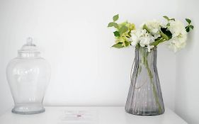 Bright & Stylish 2 Bed 1St Floor Apartment